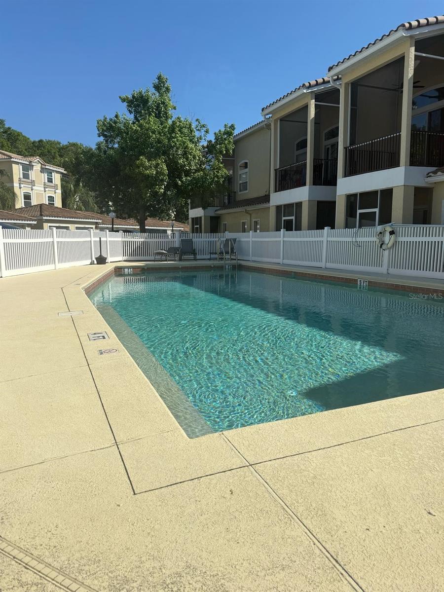 Image 19 of 20 For 692 Seabrook Court 202