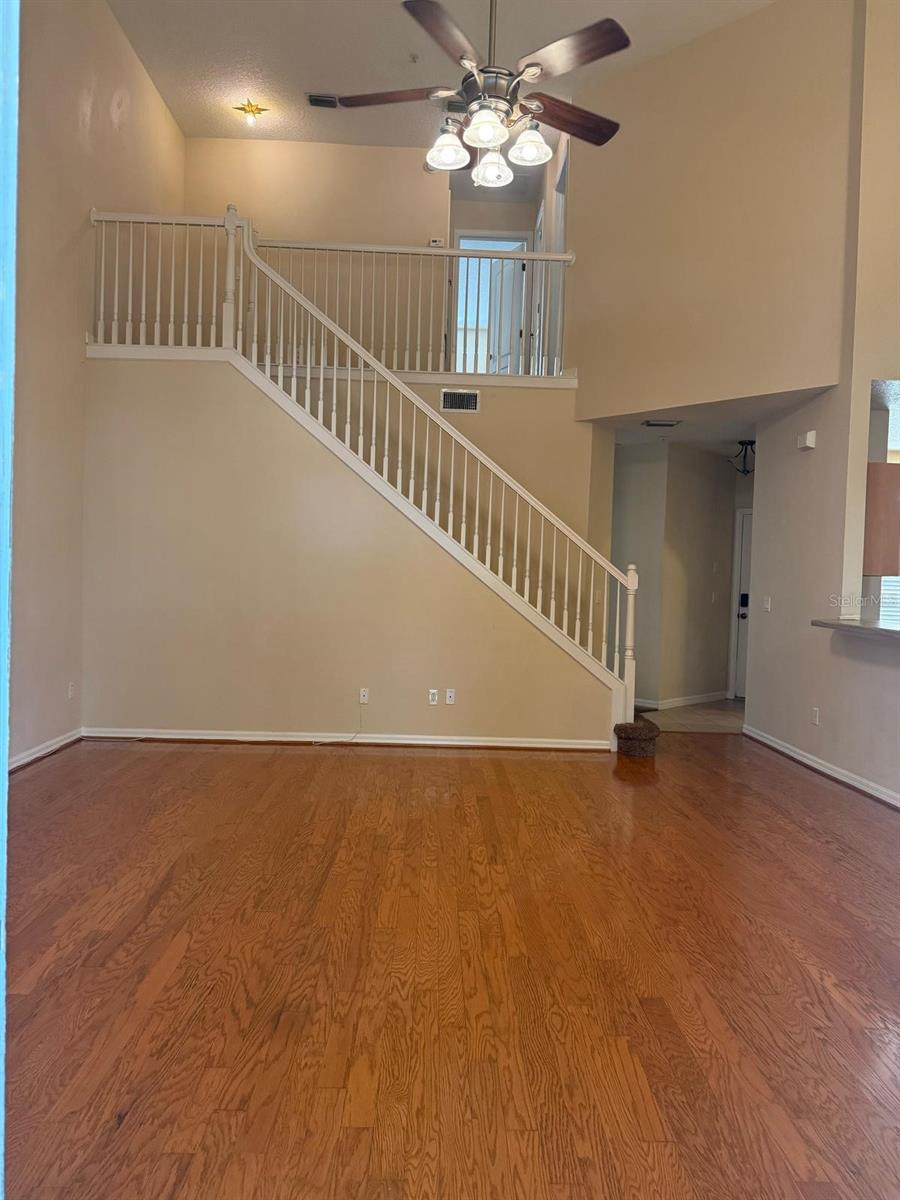 Image 4 of 20 For 692 Seabrook Court 202