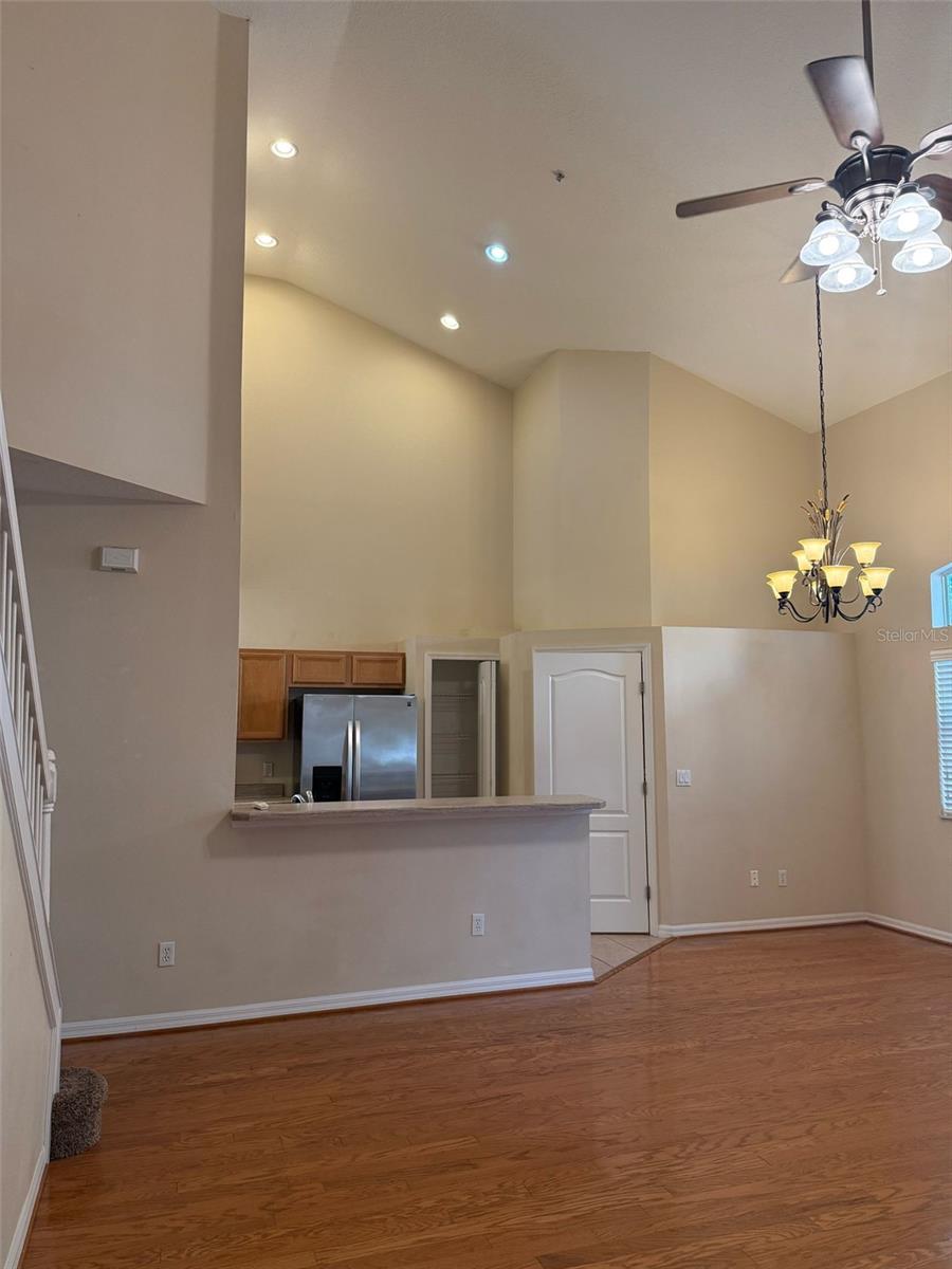 Image 6 of 20 For 692 Seabrook Court 202