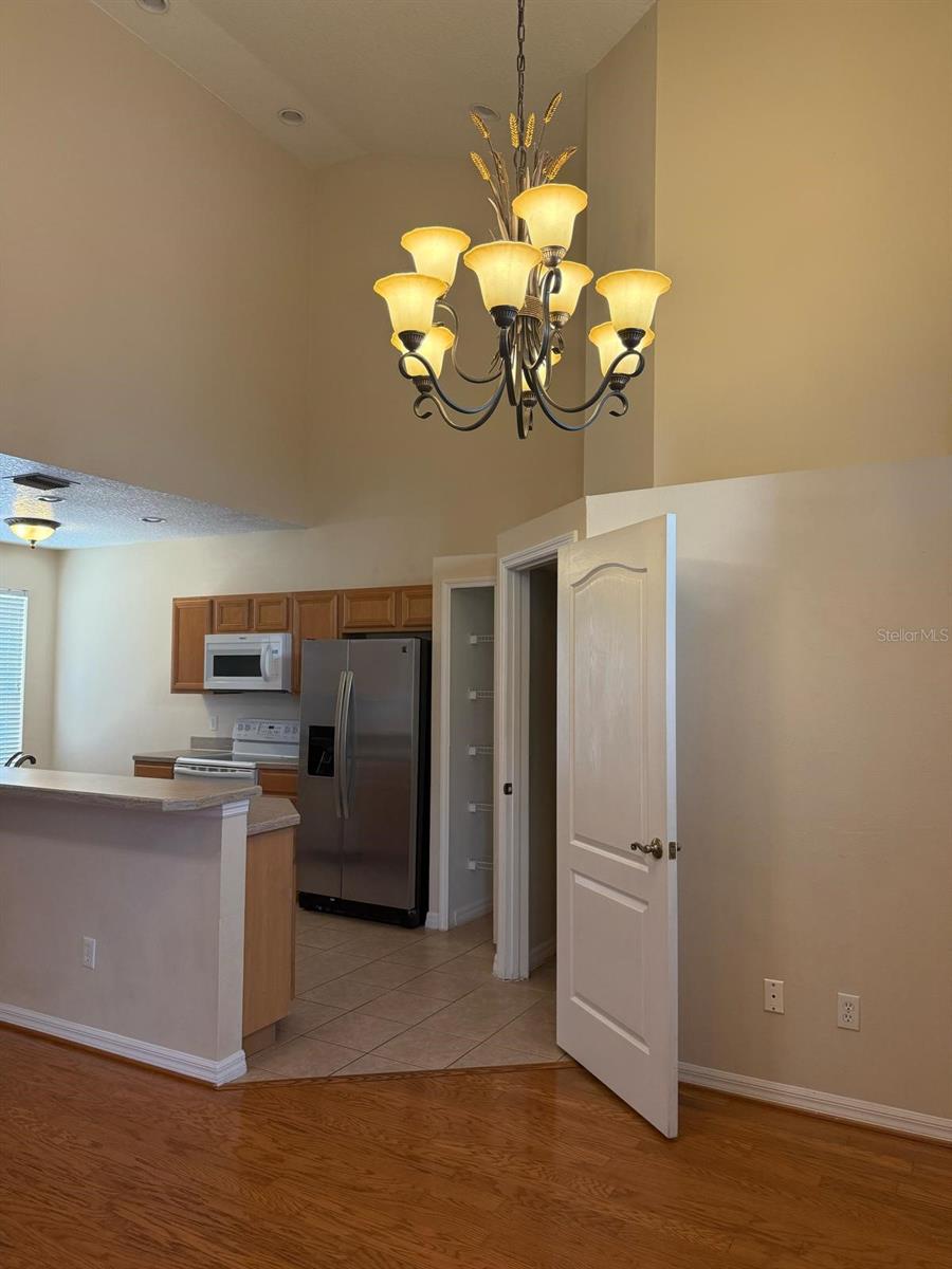 Image 7 of 20 For 692 Seabrook Court 202