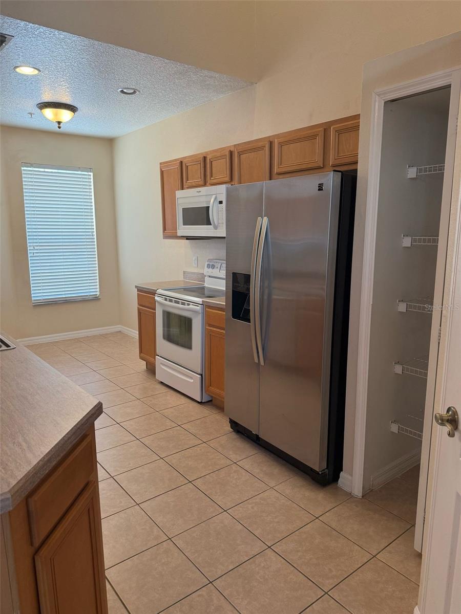 Image 8 of 20 For 692 Seabrook Court 202