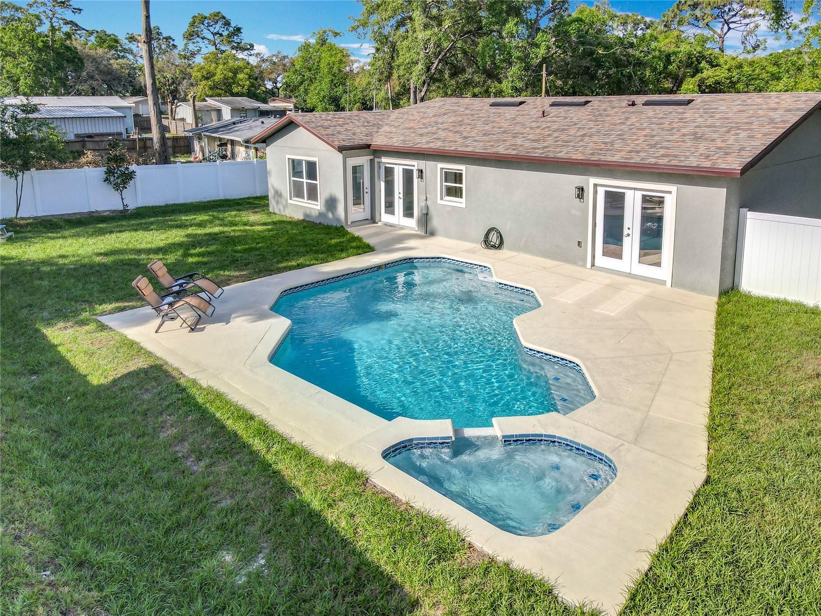 Image 12 of 54 For 7823 Bell Boulevard