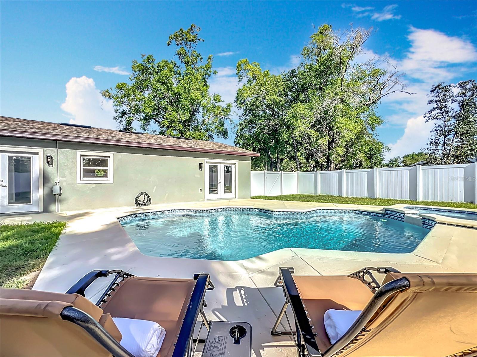 Image 13 of 54 For 7823 Bell Boulevard