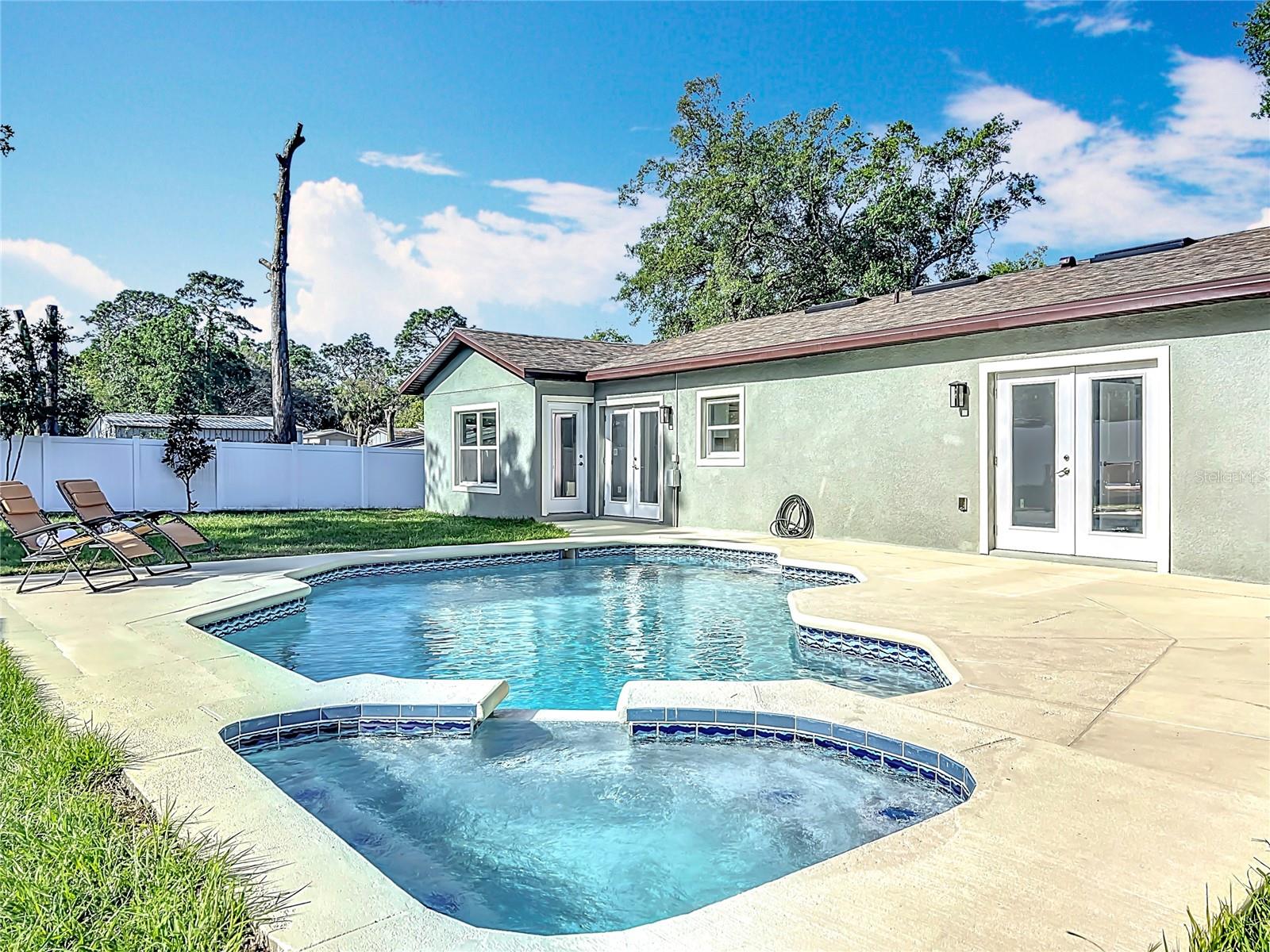 Image 14 of 54 For 7823 Bell Boulevard