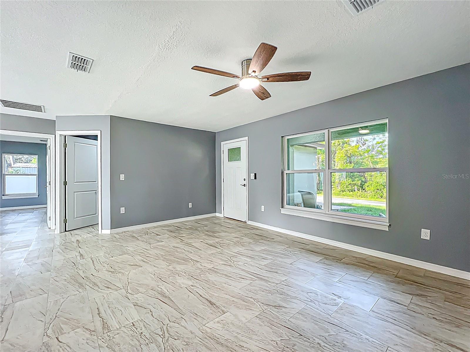 Image 22 of 54 For 7823 Bell Boulevard