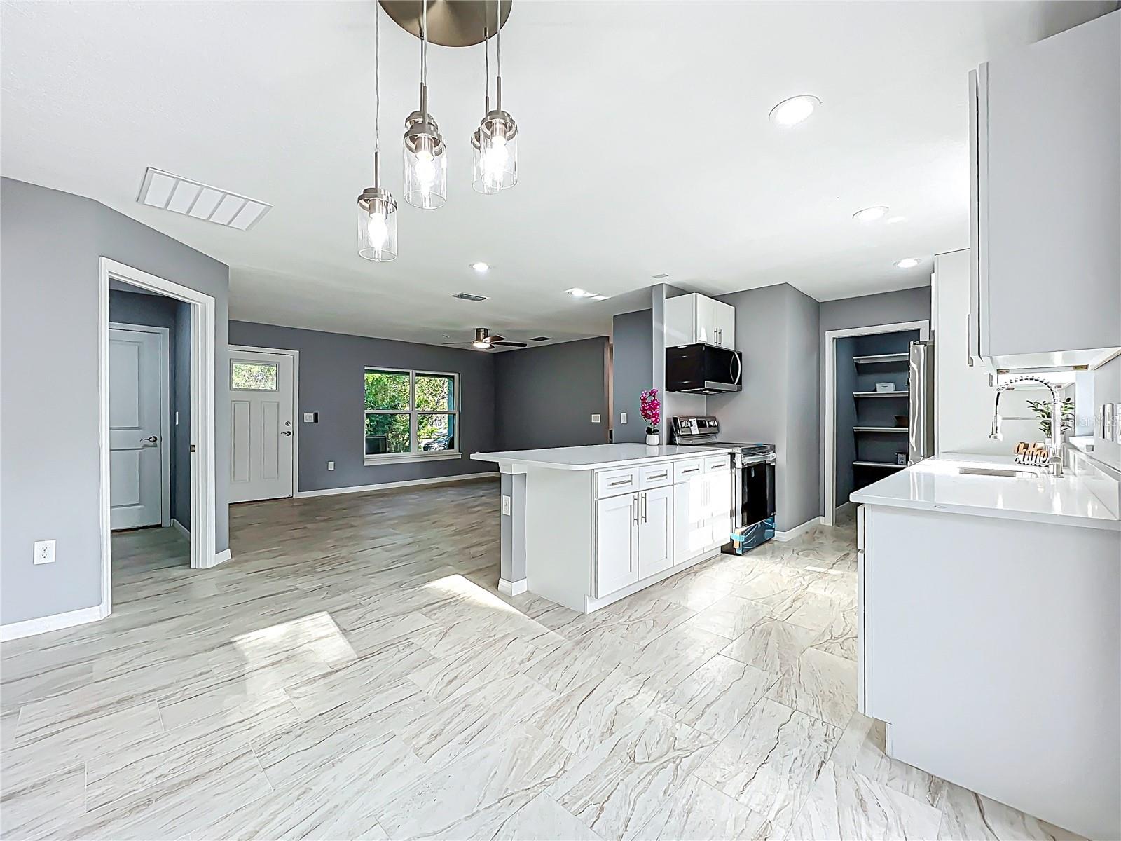 Image 24 of 54 For 7823 Bell Boulevard