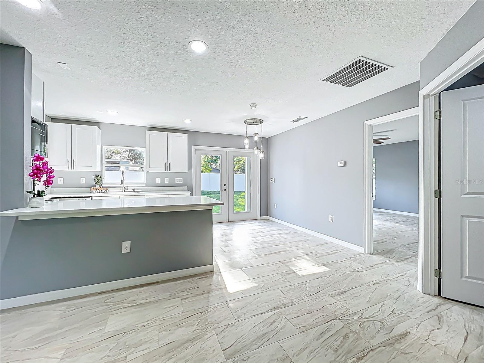 Image 34 of 54 For 7823 Bell Boulevard