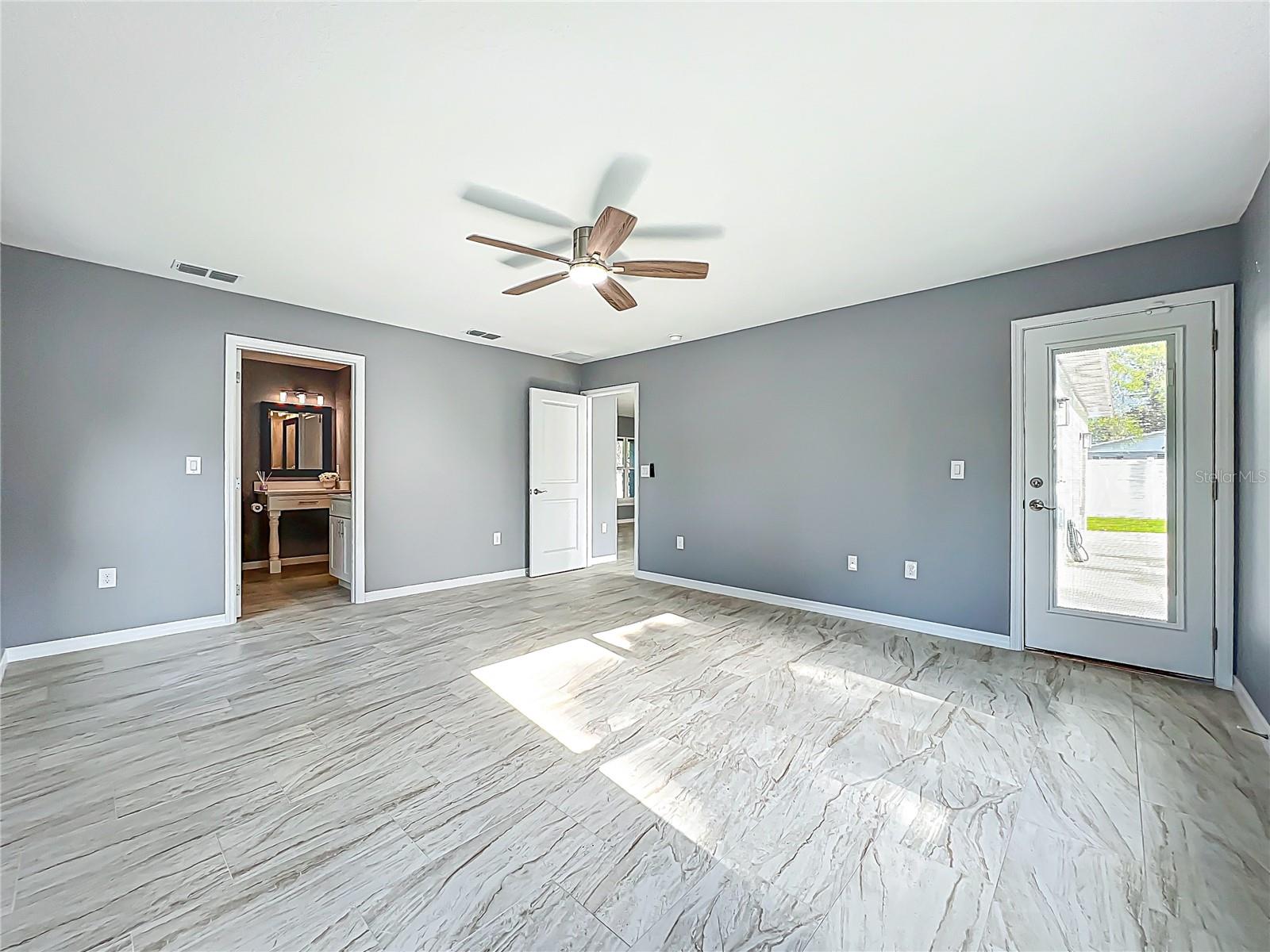 Image 38 of 54 For 7823 Bell Boulevard