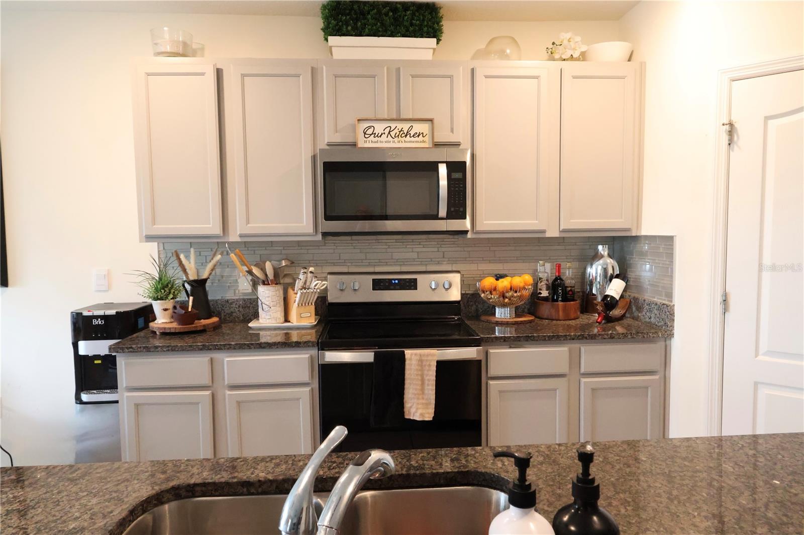 Listing photo id 2 for 11273 Amber Ridge Drive