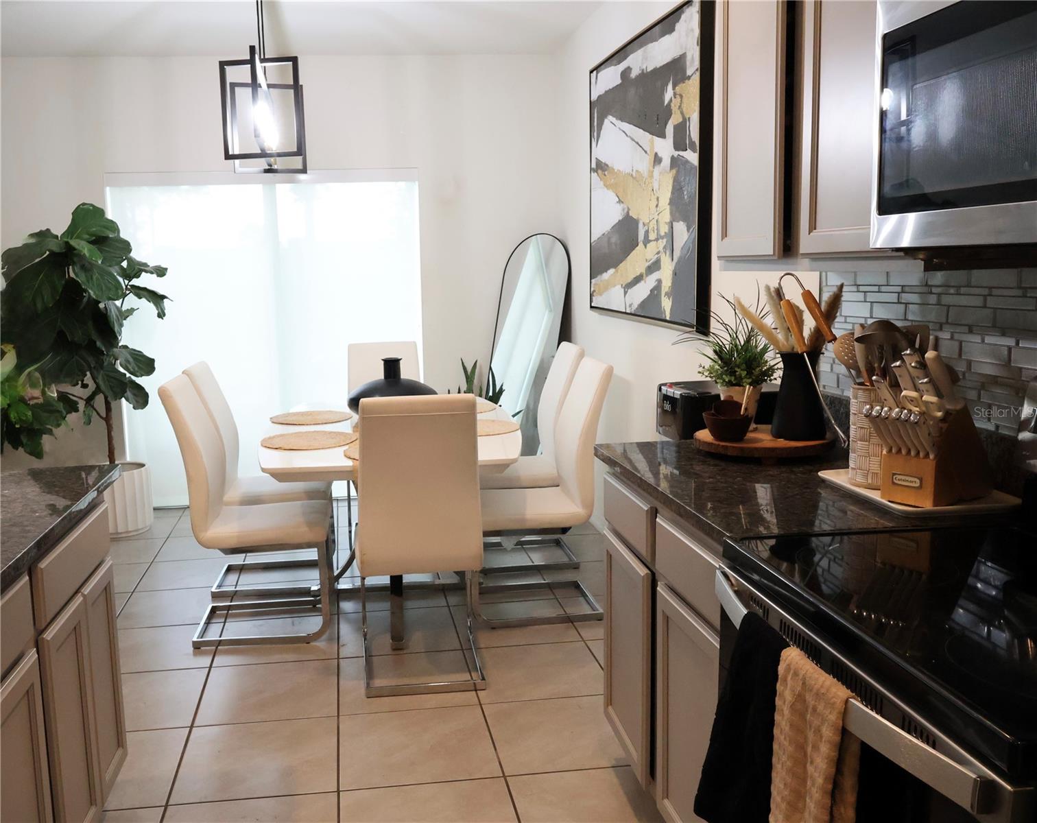 Listing photo id 6 for 11273 Amber Ridge Drive