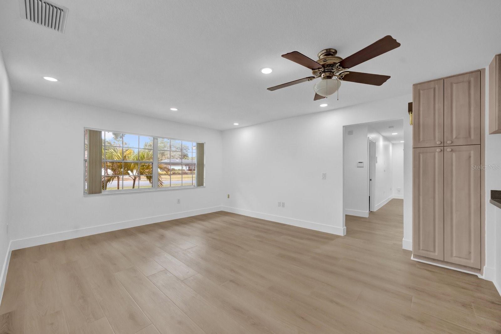 Image 13 of 19 For 8135 Sandberry Boulevard