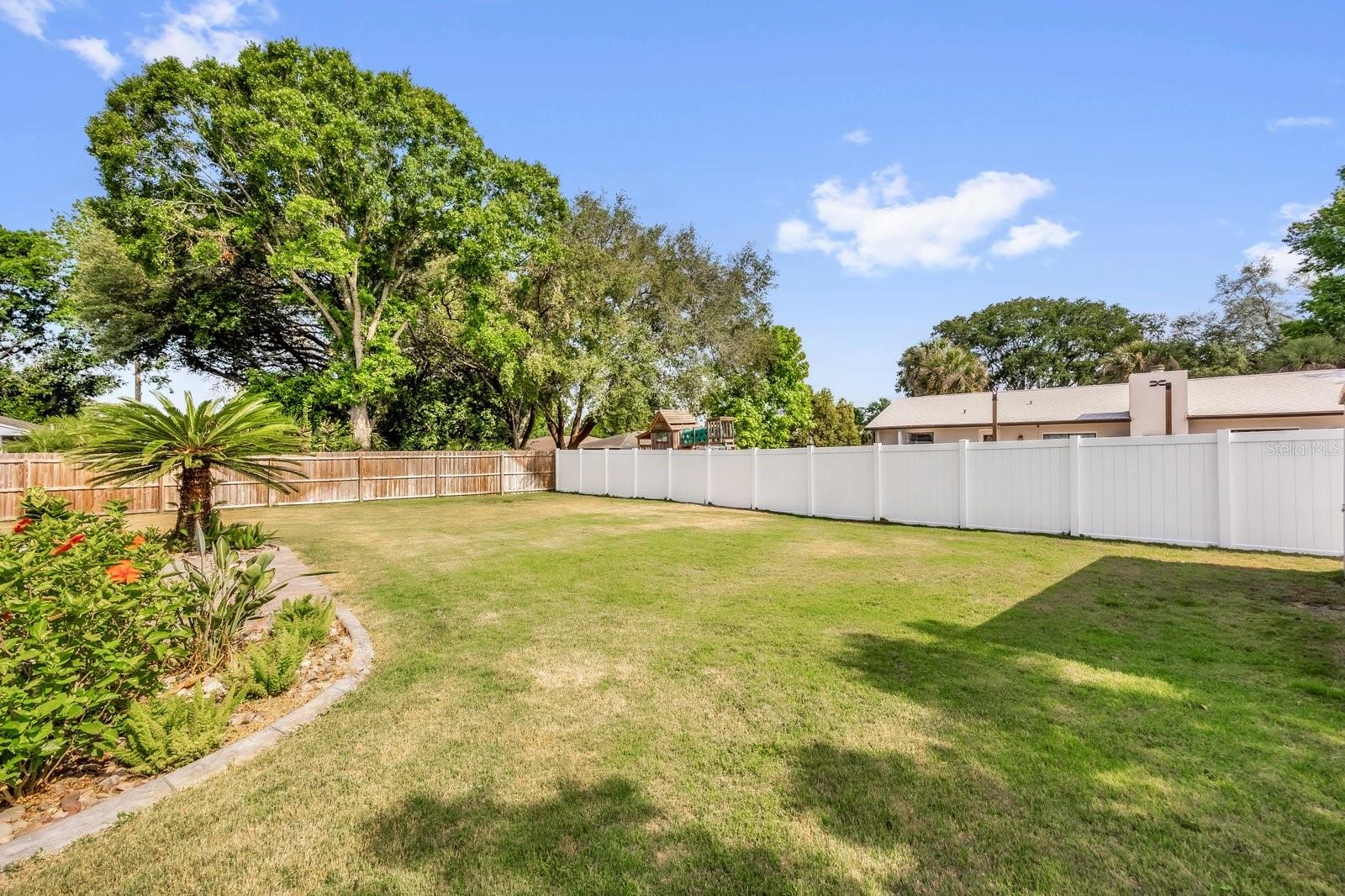Image 18 of 19 For 8135 Sandberry Boulevard