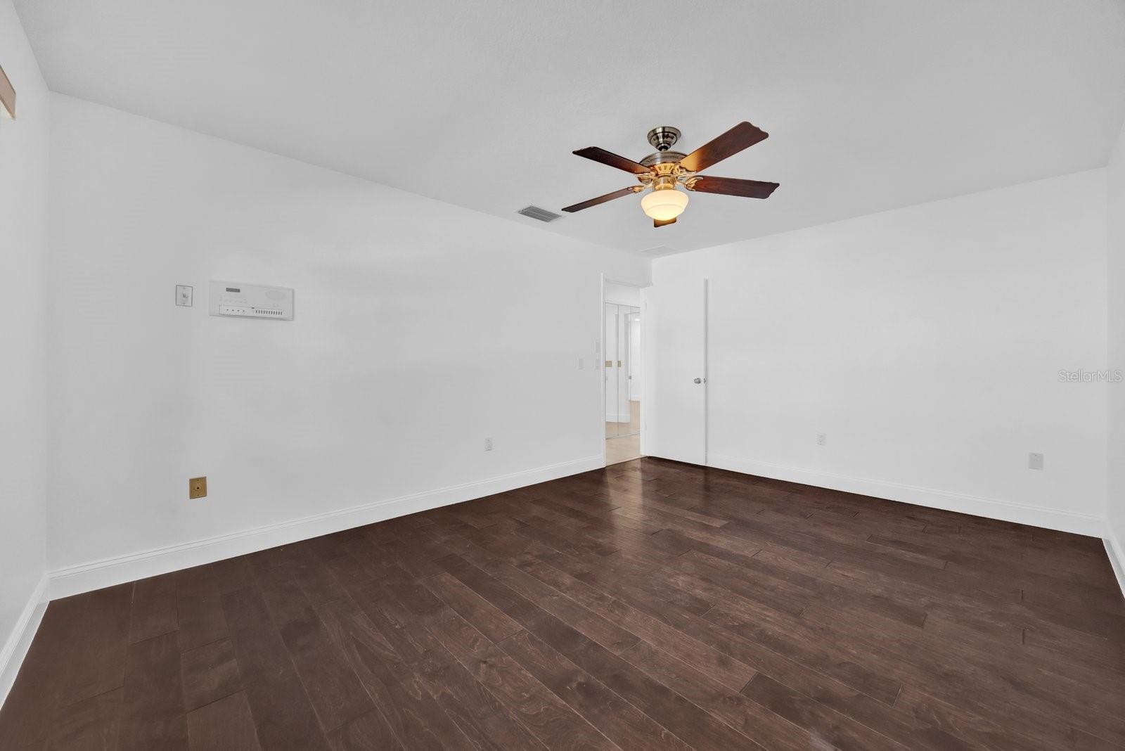 Image 5 of 19 For 8135 Sandberry Boulevard