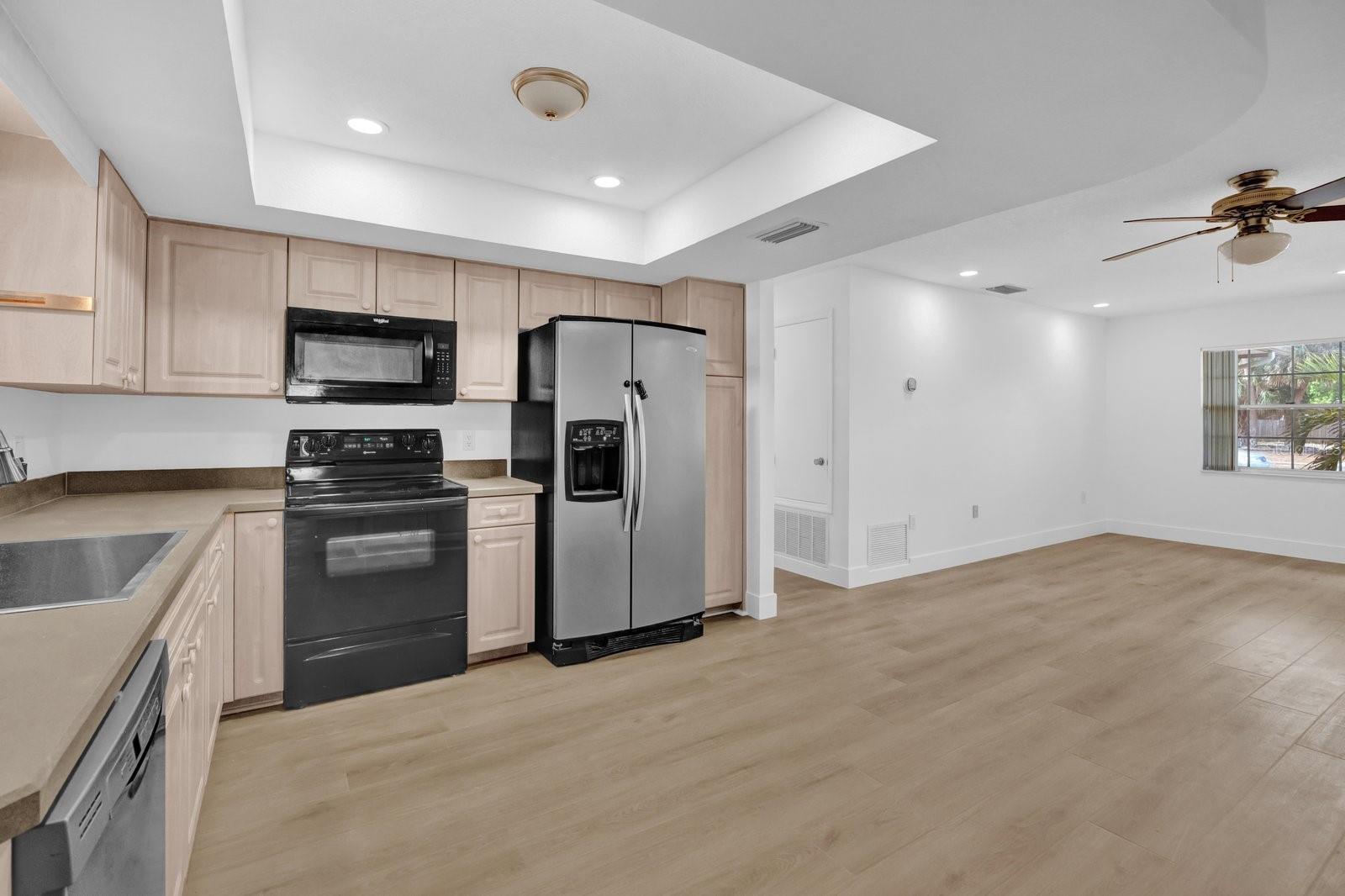 Image 6 of 19 For 8135 Sandberry Boulevard
