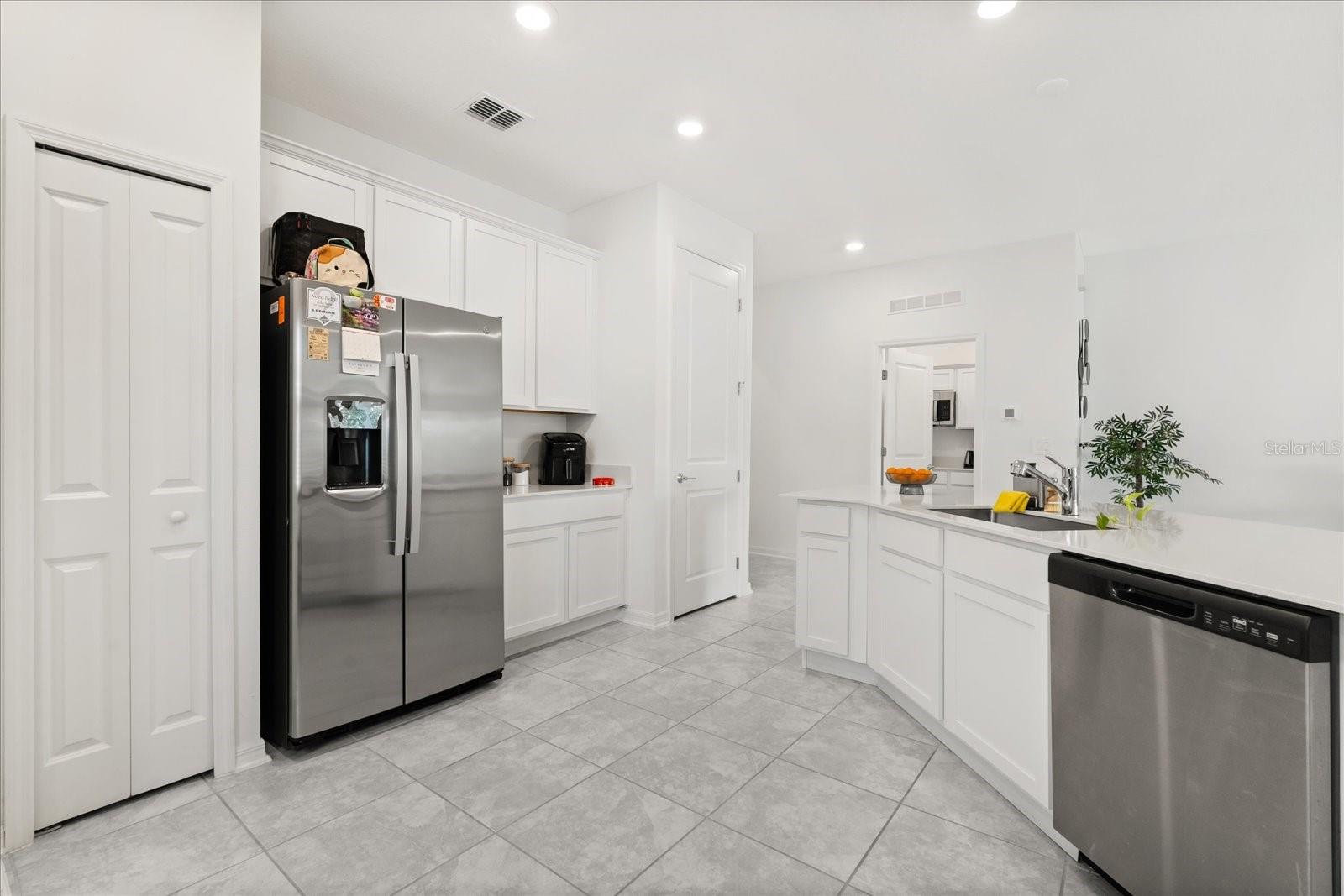 Image 13 of 37 For 2156 Merrybells Dr