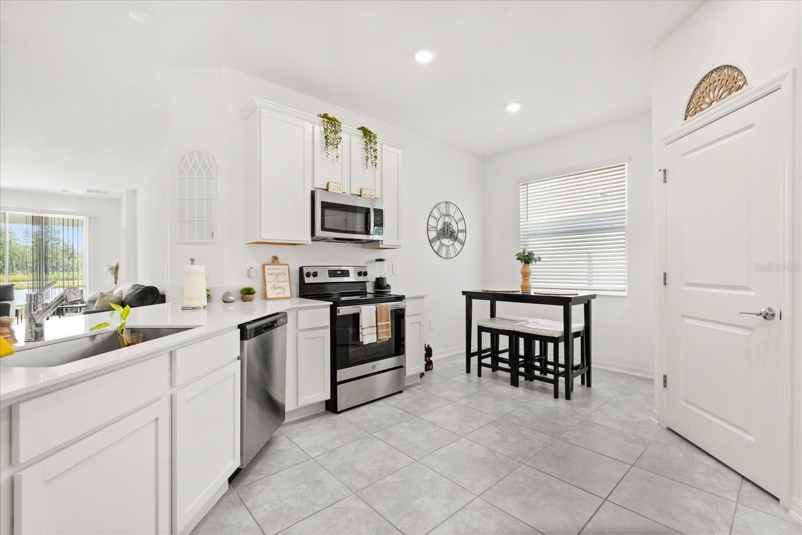 Image 3 of 37 For 2156 Merrybells Dr