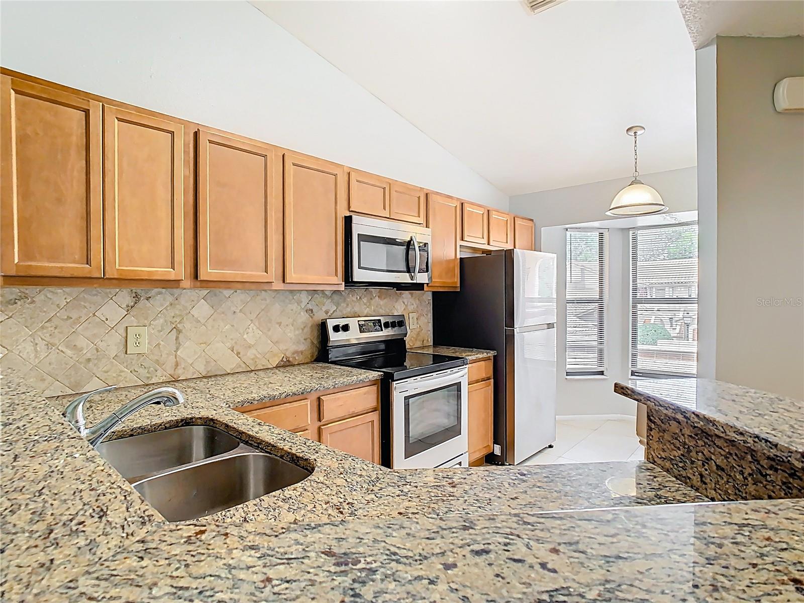 Image 7 of 36 For 7806 Sugar Brook Court 7806