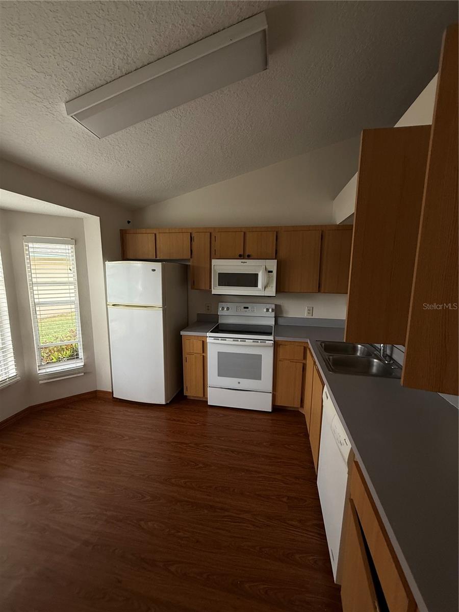 Image 2 of 7 For 3249 Villa Way Circle
