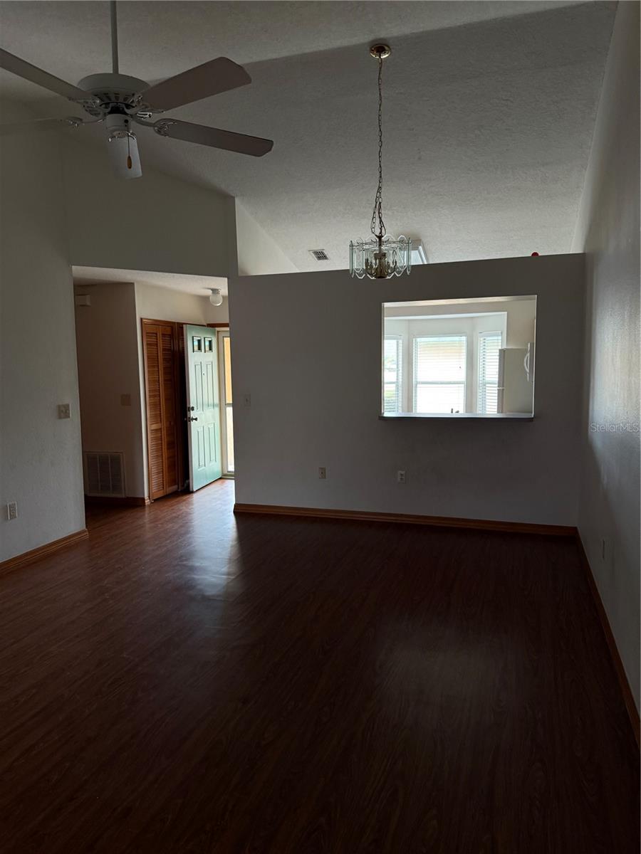 Image 3 of 7 For 3249 Villa Way Circle