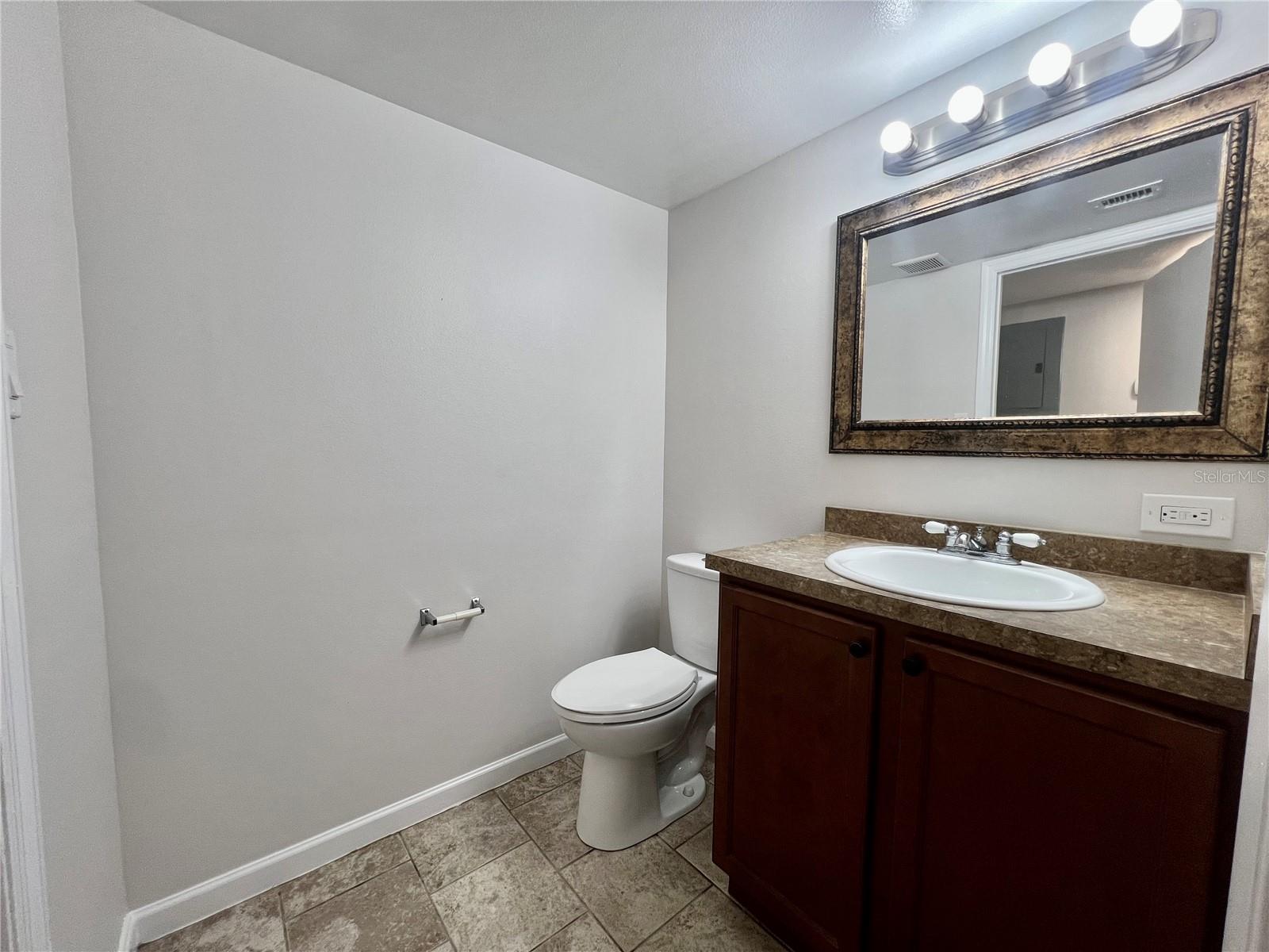 Image 3 of 19 For 3007 George Mason Avenue H-3d