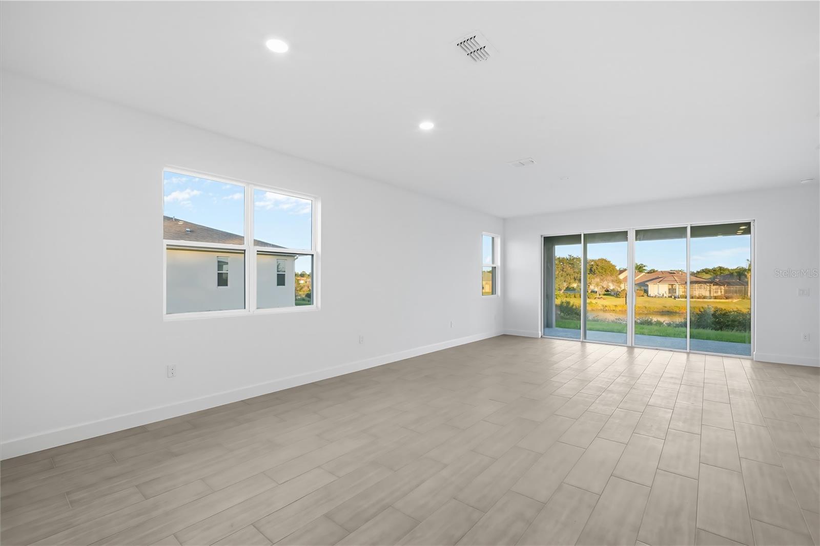 Image 20 of 41 For 9120 Players Drive