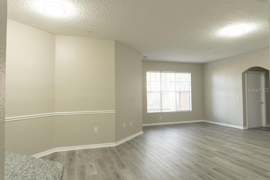 Image 3 of 50 For 5560 Metrowest Boulevard Nw 106