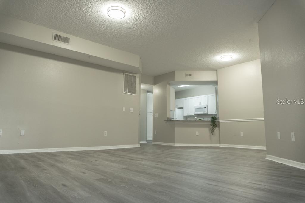 Image 7 of 50 For 5560 Metrowest Boulevard Nw 106