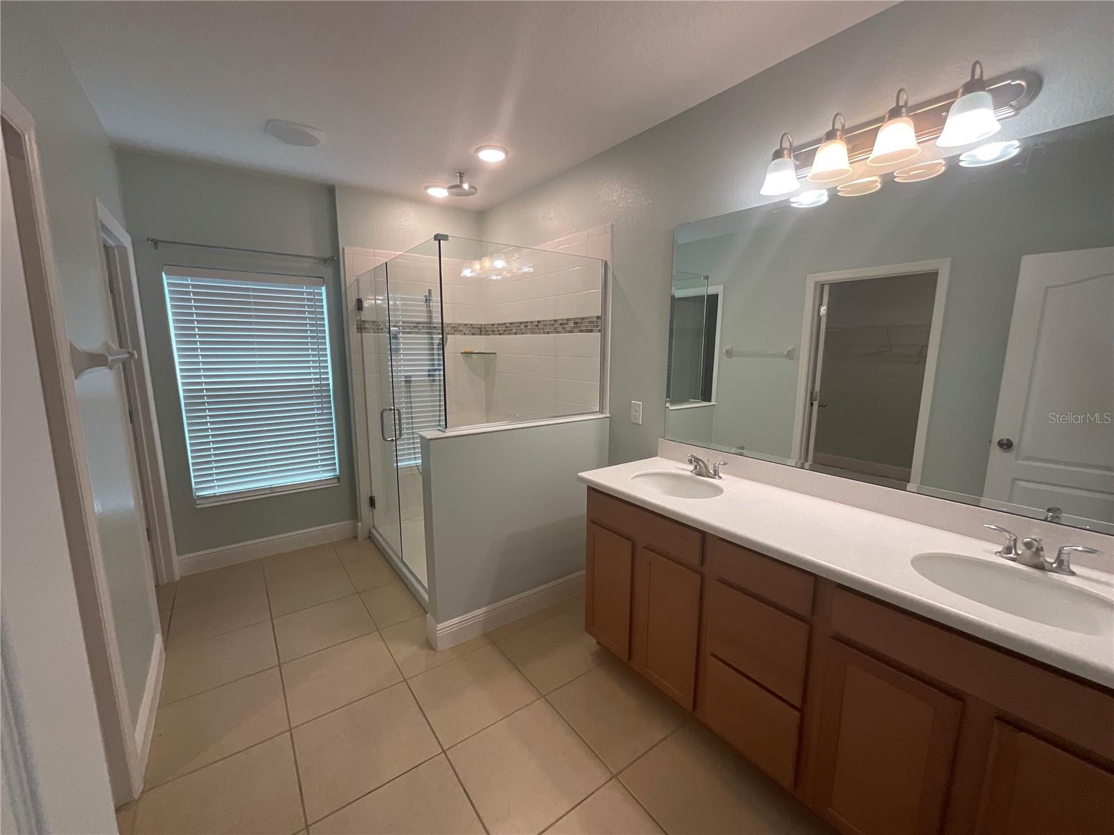 Image 16 of 21 For 878 Benjamin Trl