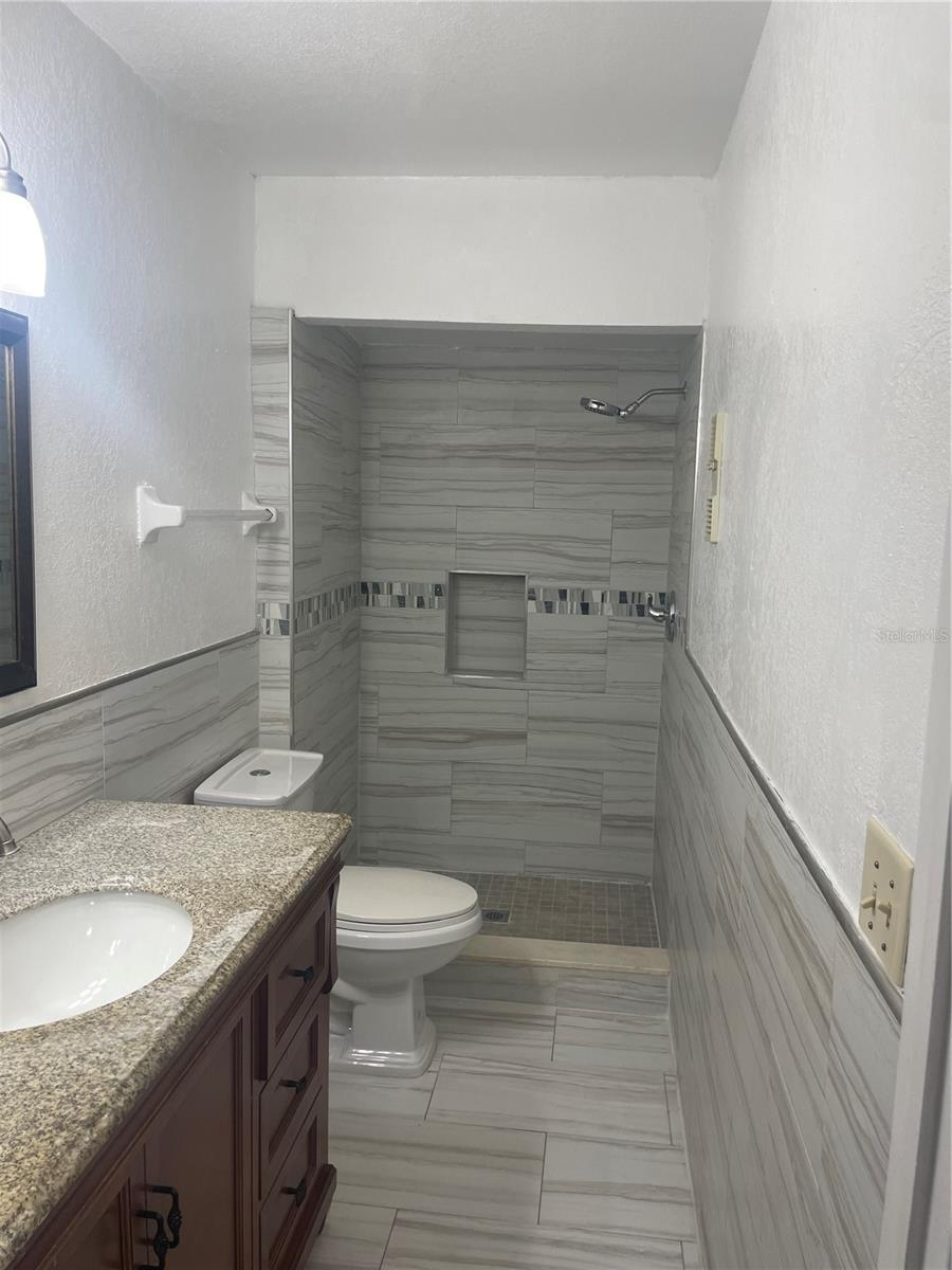 Image 26 of 35 For 6026 Amberly Court T