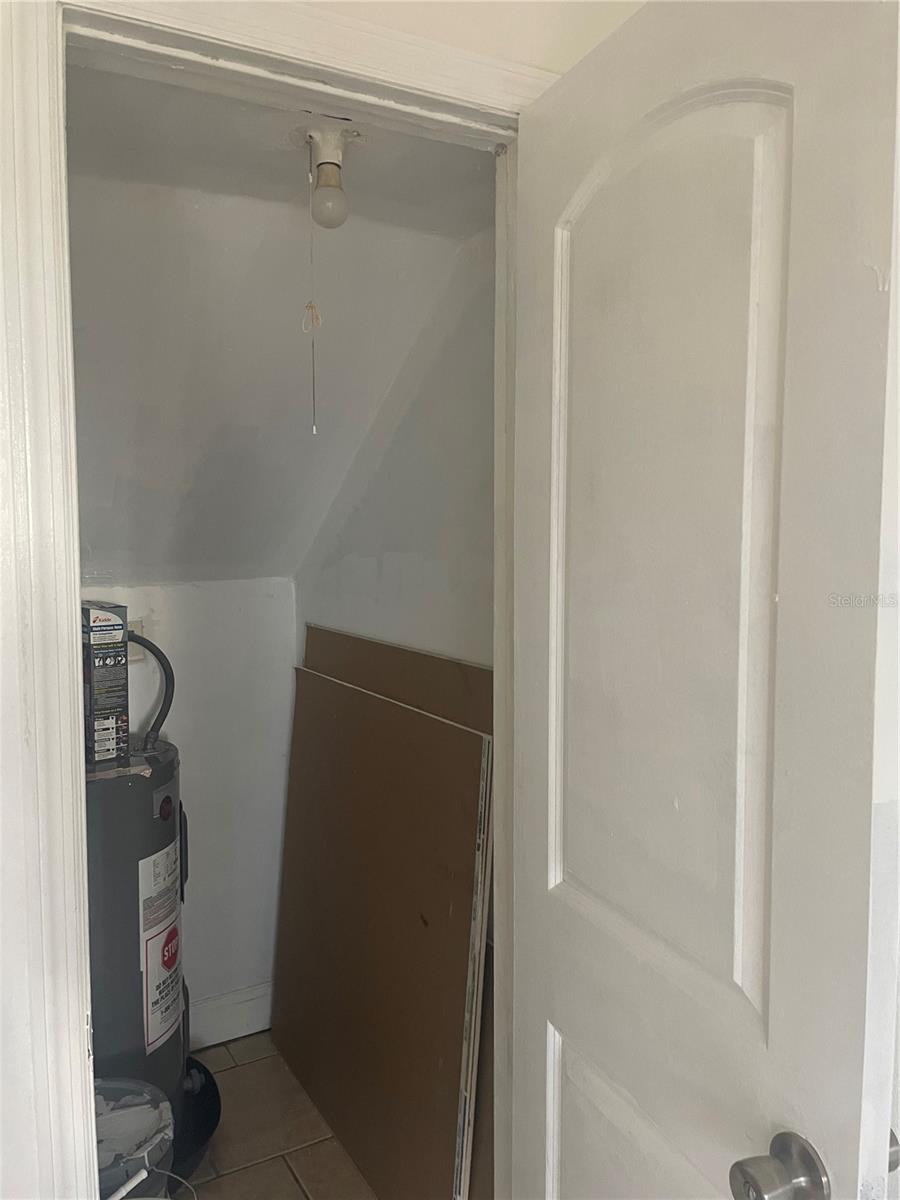 Image 32 of 35 For 6026 Amberly Court T
