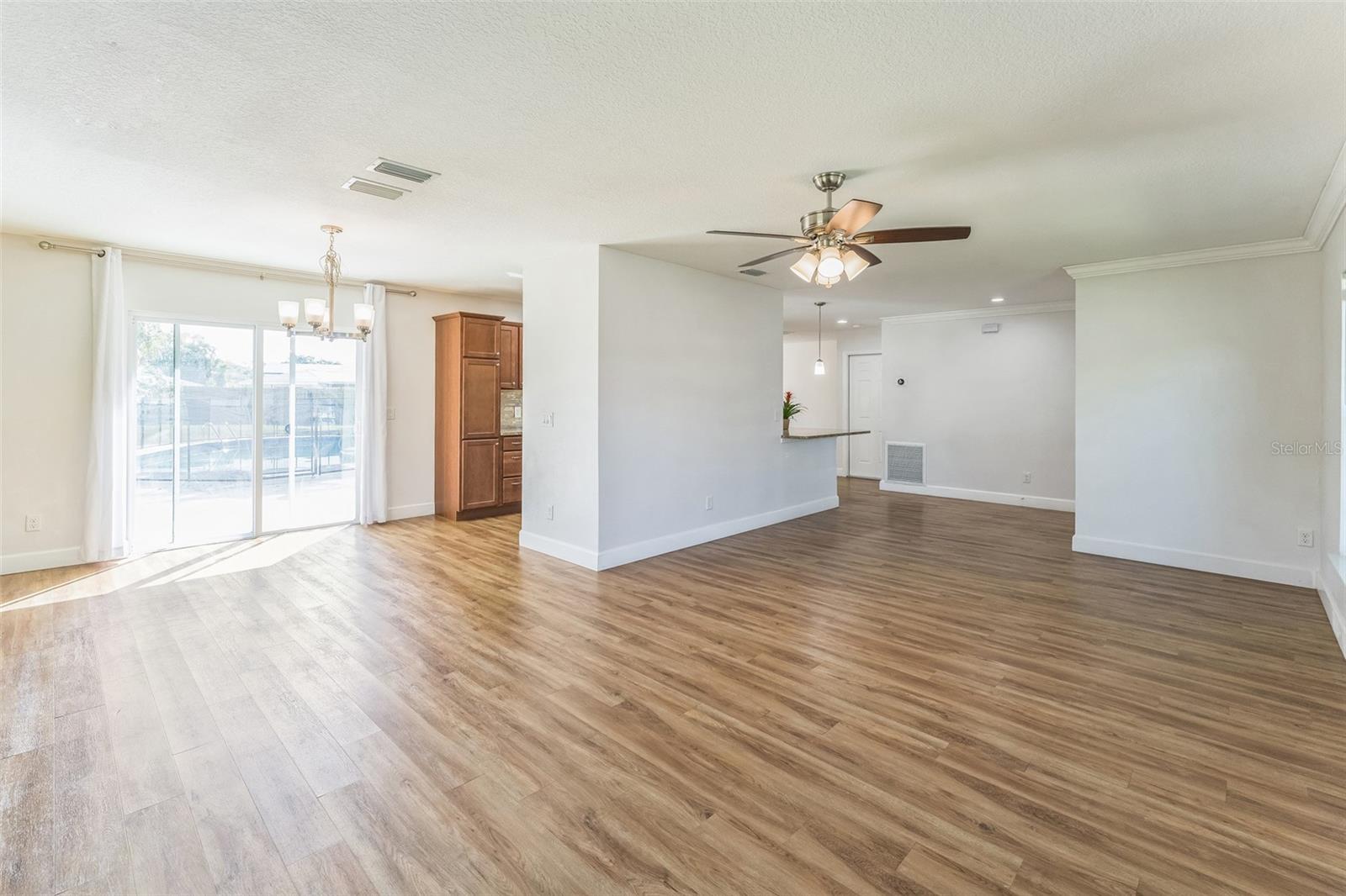 Image 13 of 60 For 503 Gumwood Court