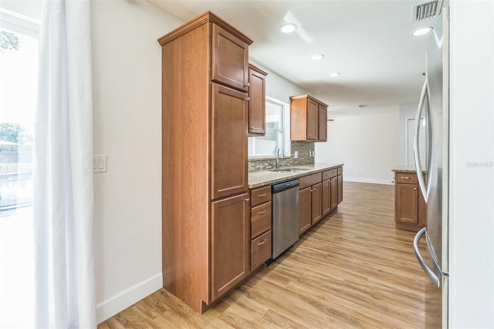 Image 15 of 60 For 503 Gumwood Court