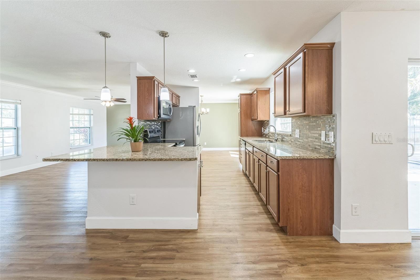 Image 22 of 60 For 503 Gumwood Court