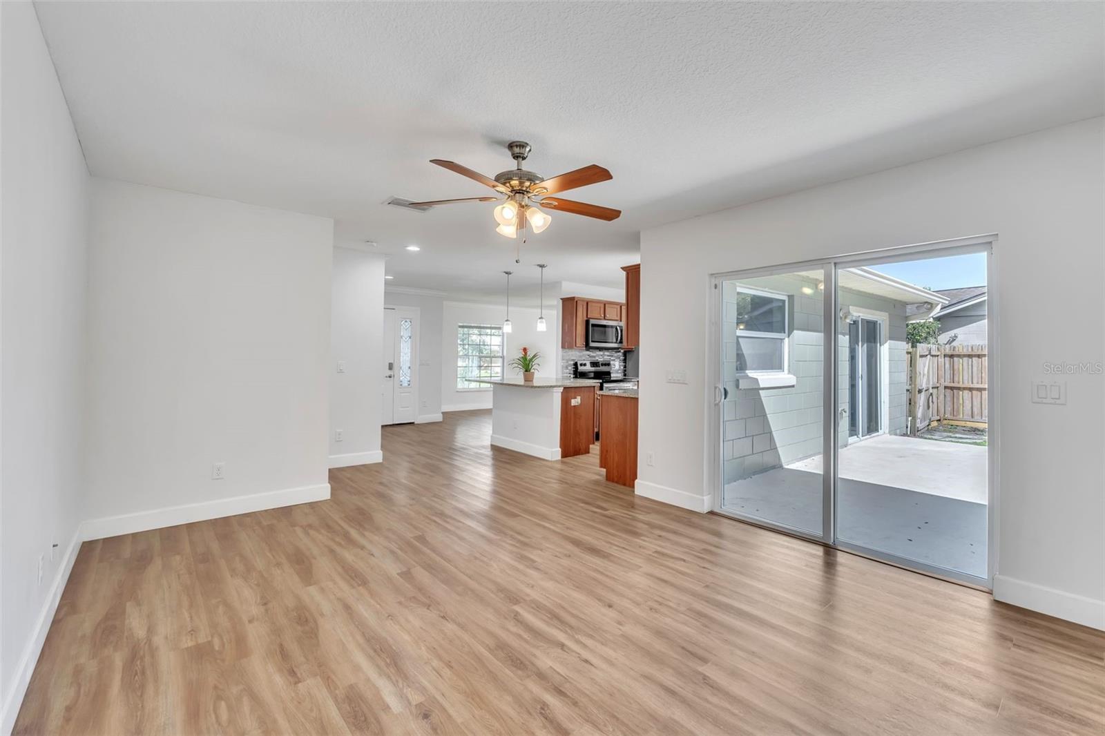 Image 25 of 60 For 503 Gumwood Court