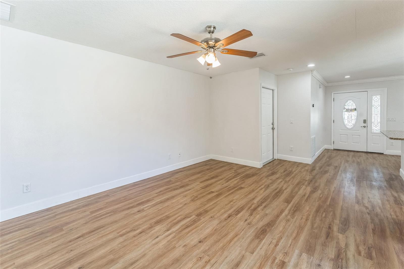 Image 26 of 60 For 503 Gumwood Court