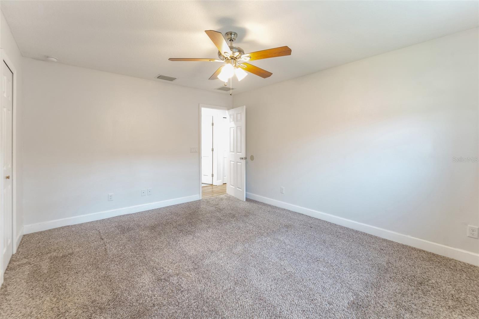 Image 32 of 60 For 503 Gumwood Court