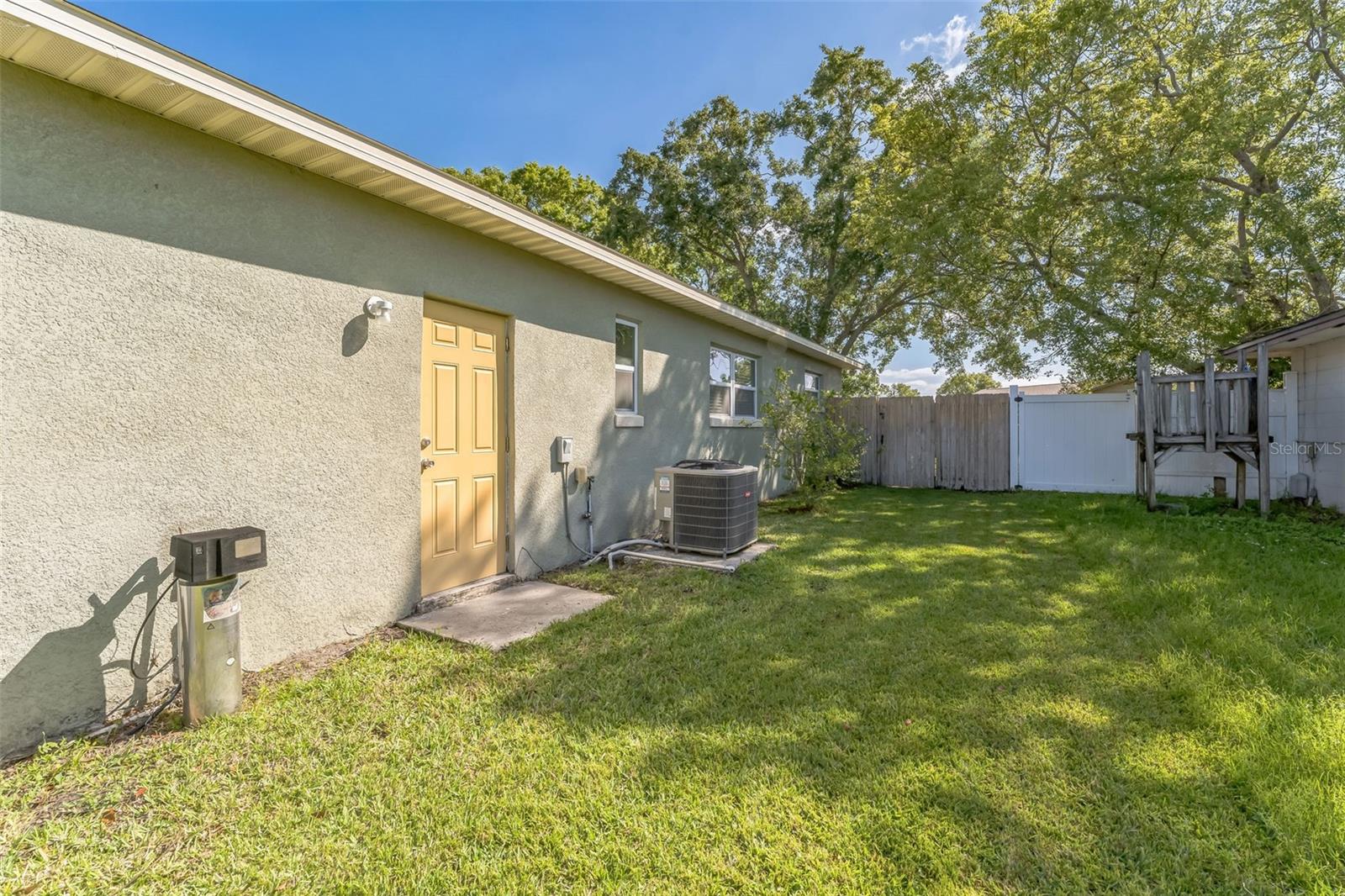 Image 8 of 60 For 503 Gumwood Court