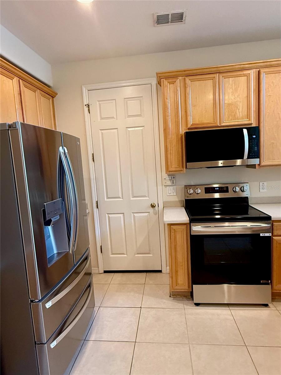 Image 9 of 25 For 15851 Woodland Spring Court
