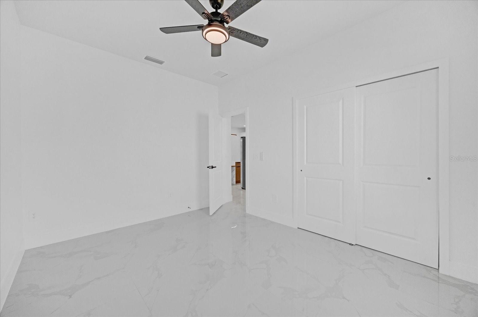 Image 30 of 49 For 736 Daysland Avenue Sw