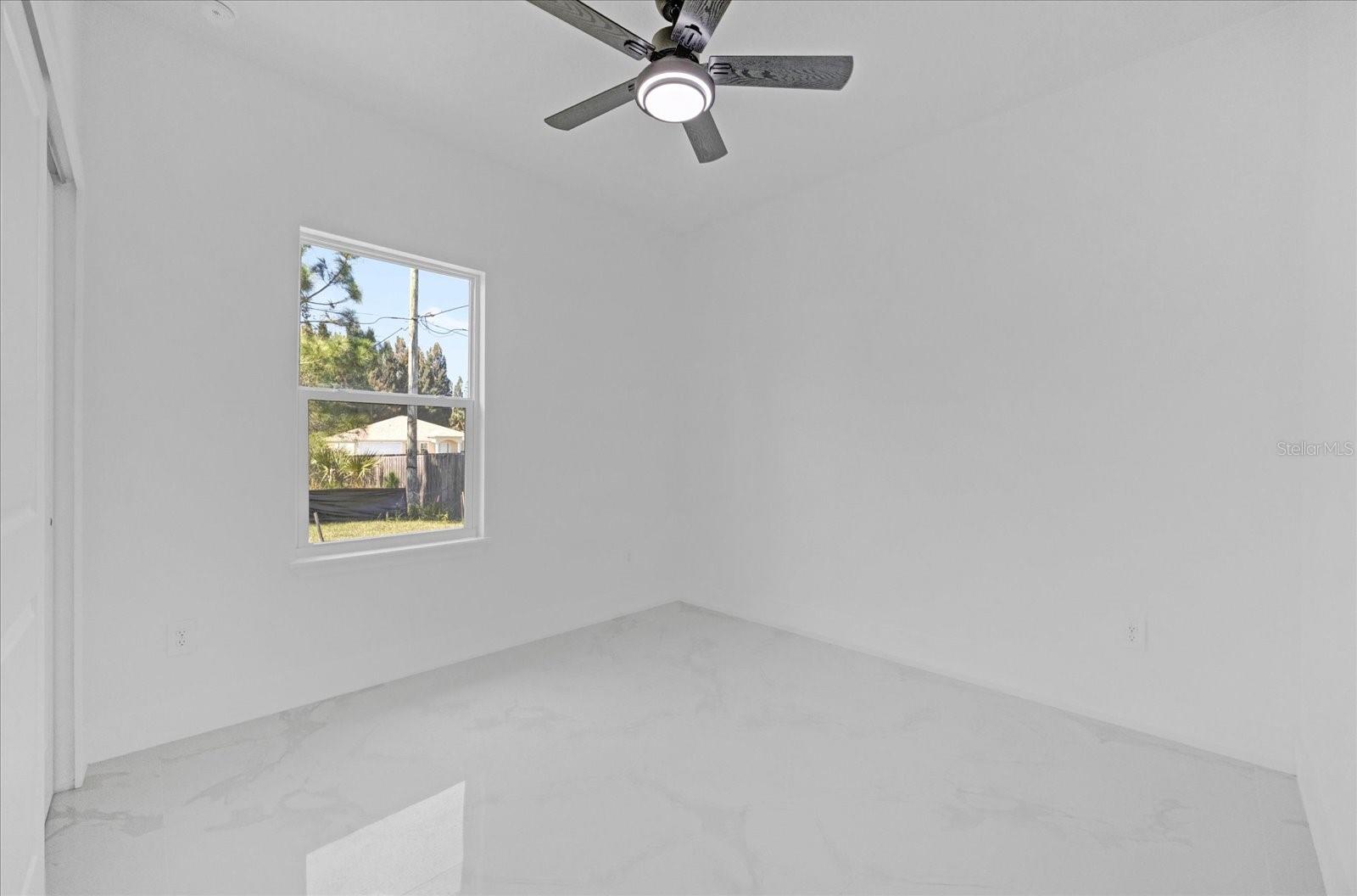 Image 31 of 49 For 736 Daysland Avenue Sw