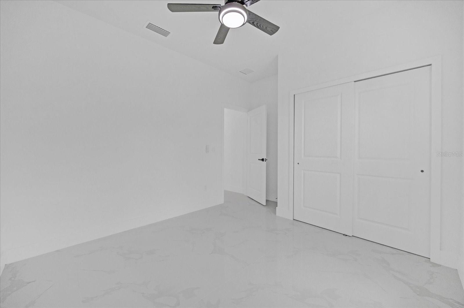 Image 32 of 49 For 736 Daysland Avenue Sw