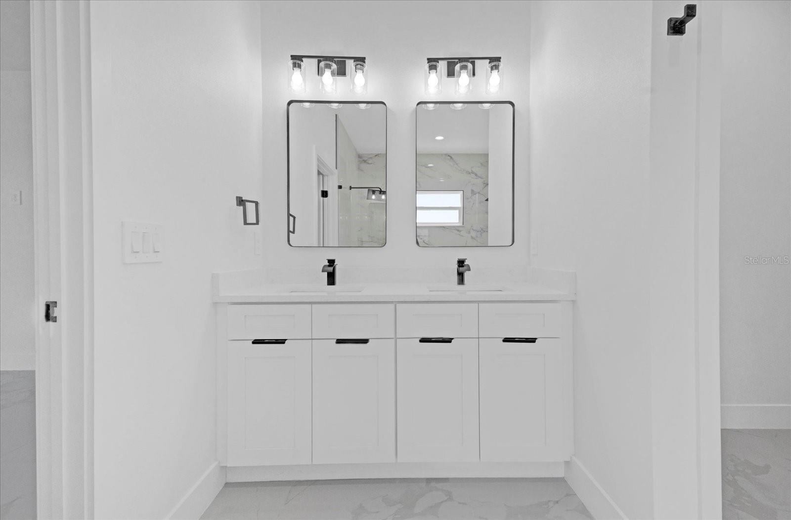 Image 44 of 49 For 736 Daysland Avenue Sw