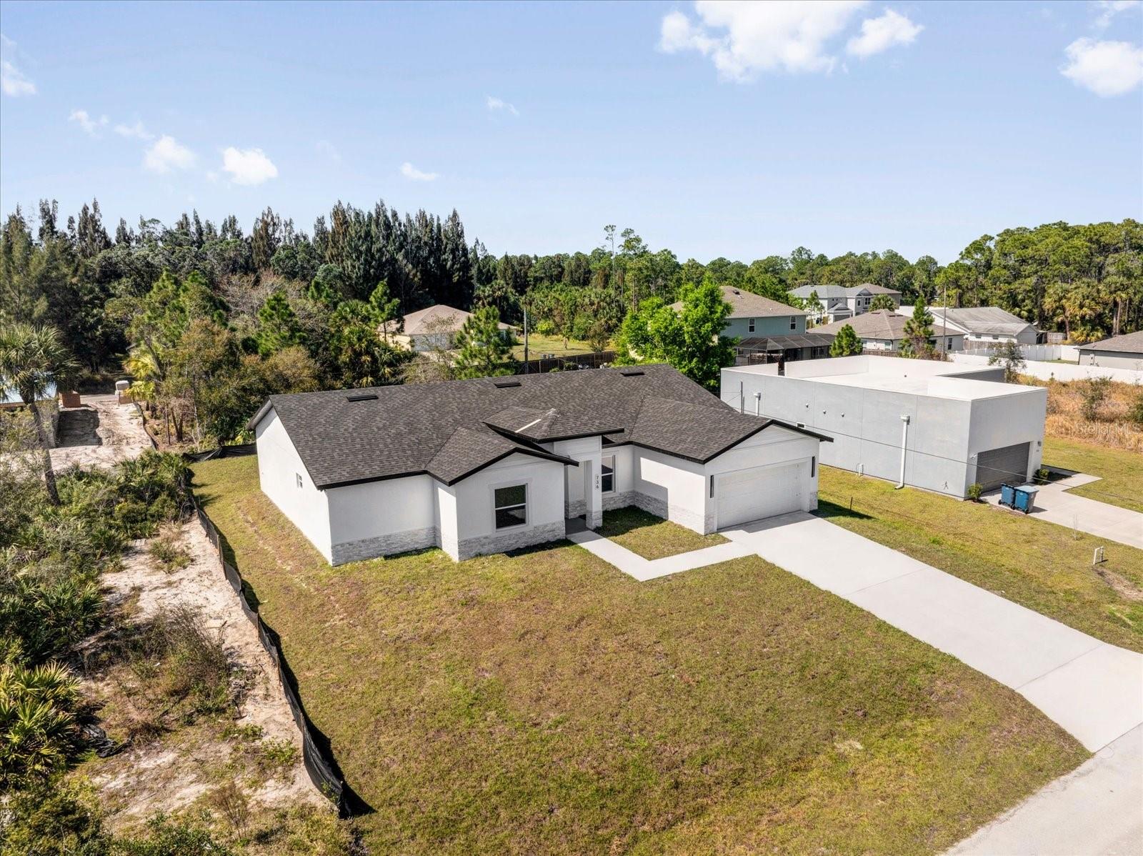 Image 47 of 49 For 736 Daysland Avenue Sw
