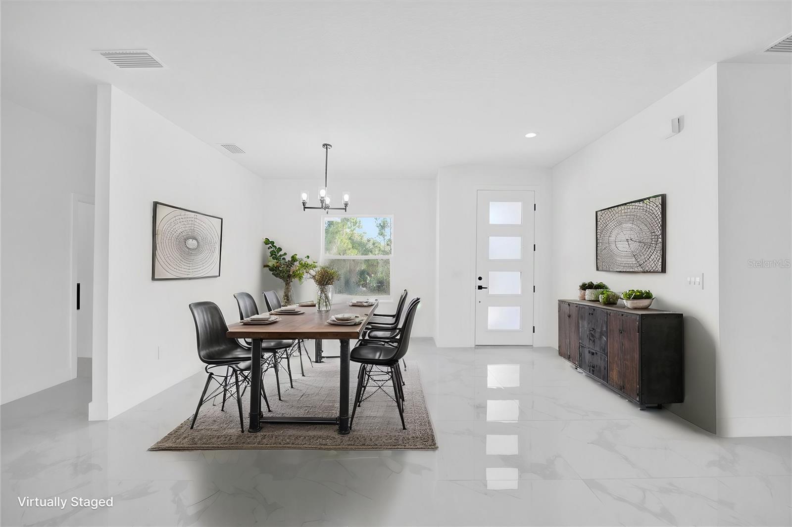 Image 6 of 49 For 736 Daysland Avenue Sw