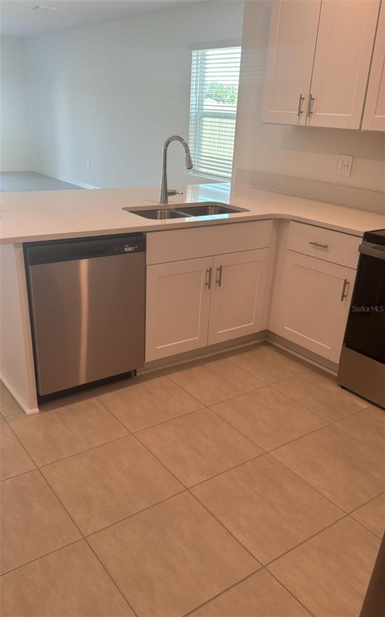 Image 11 of 32 For 208 Acorn Rd