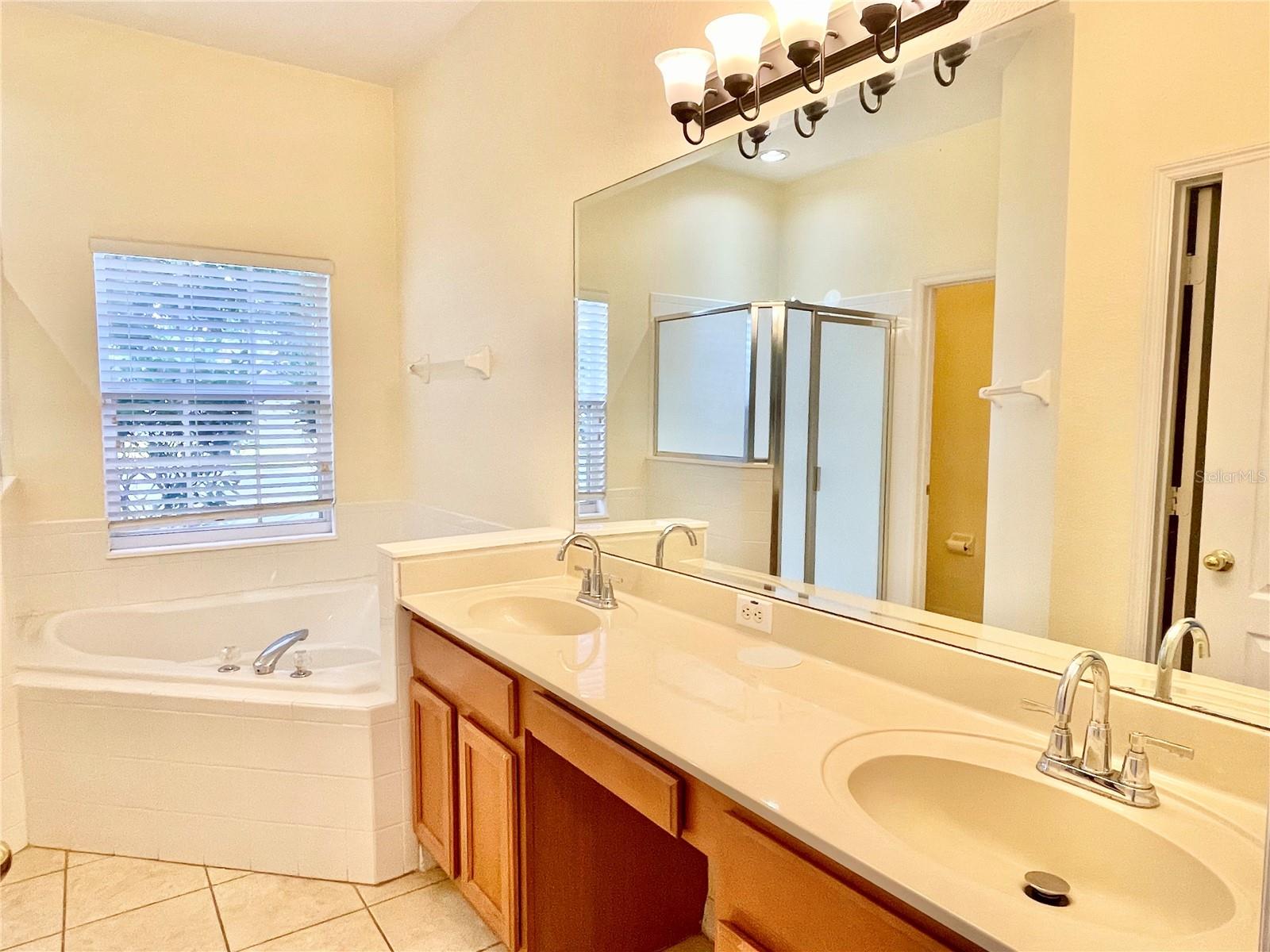 Image 22 of 35 For 671 Carey Way