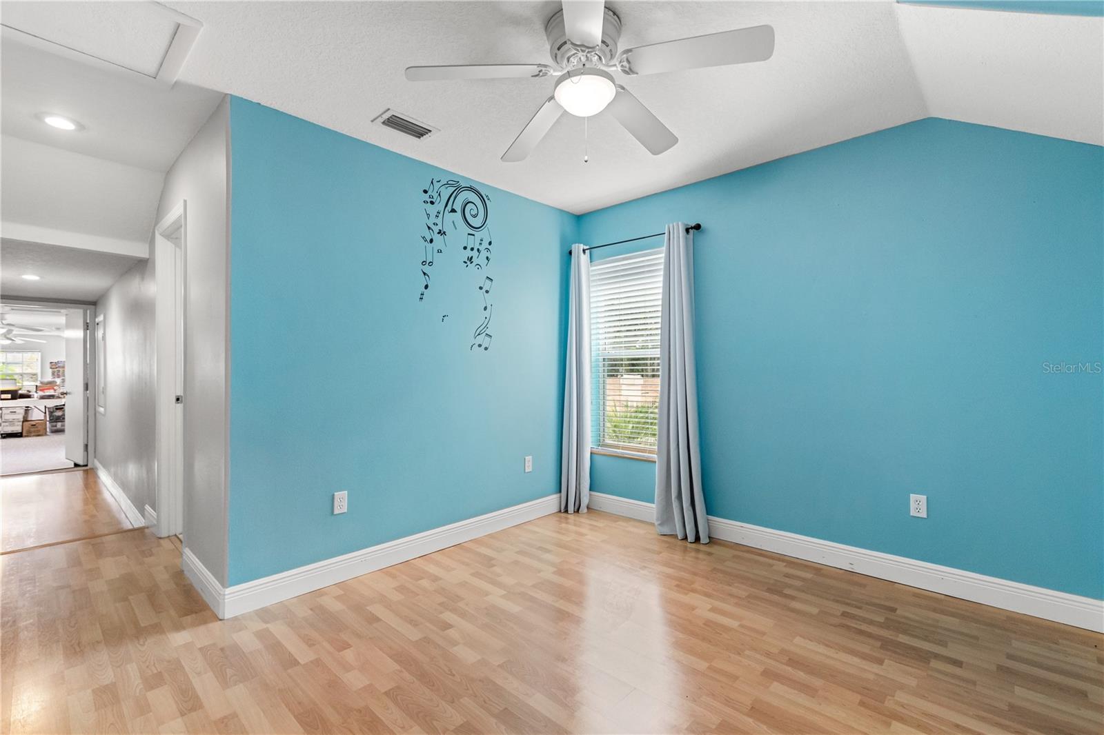Image 31 of 45 For 430 Bywater Drive