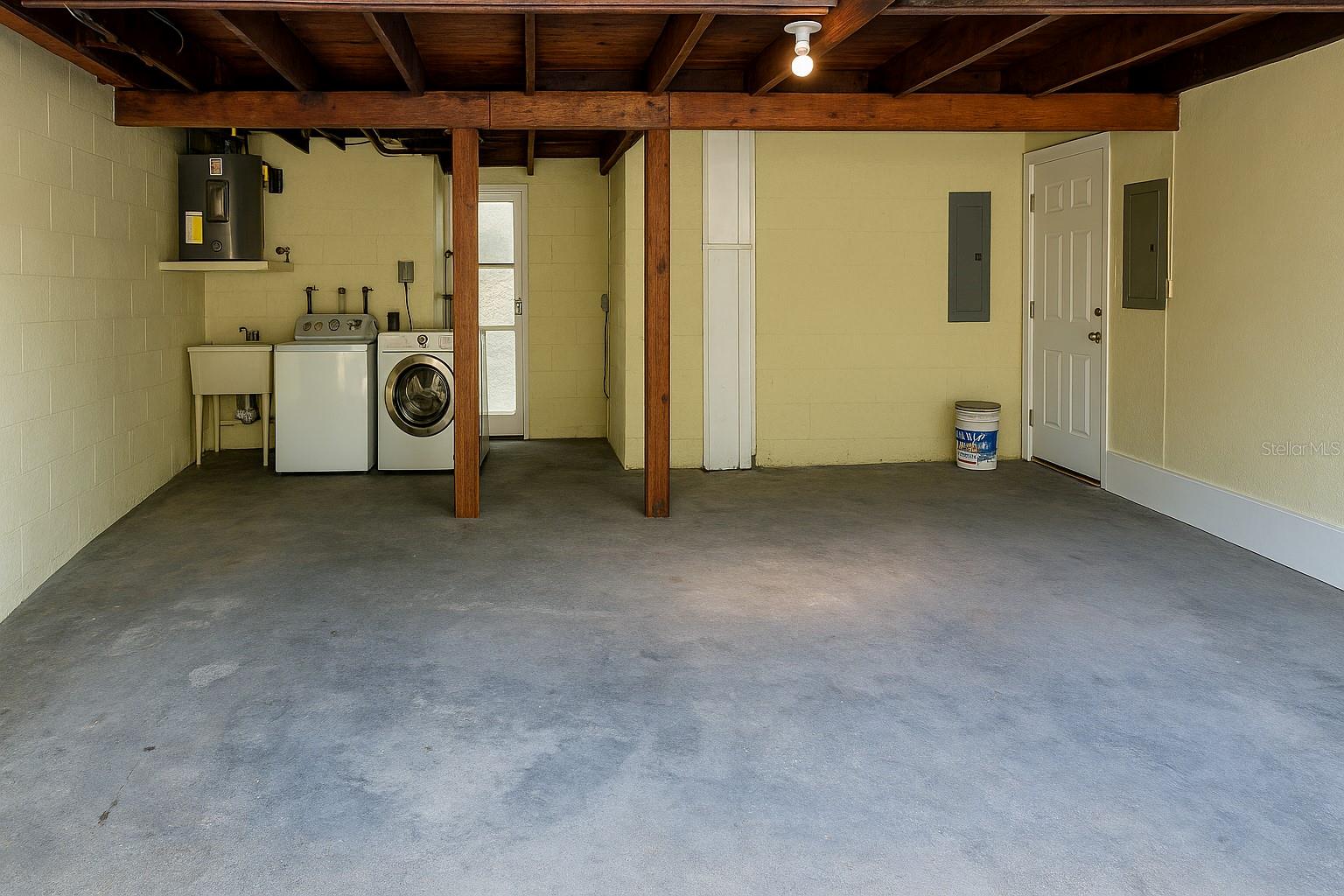 Image 21 of 25 For 7314 Patio Row