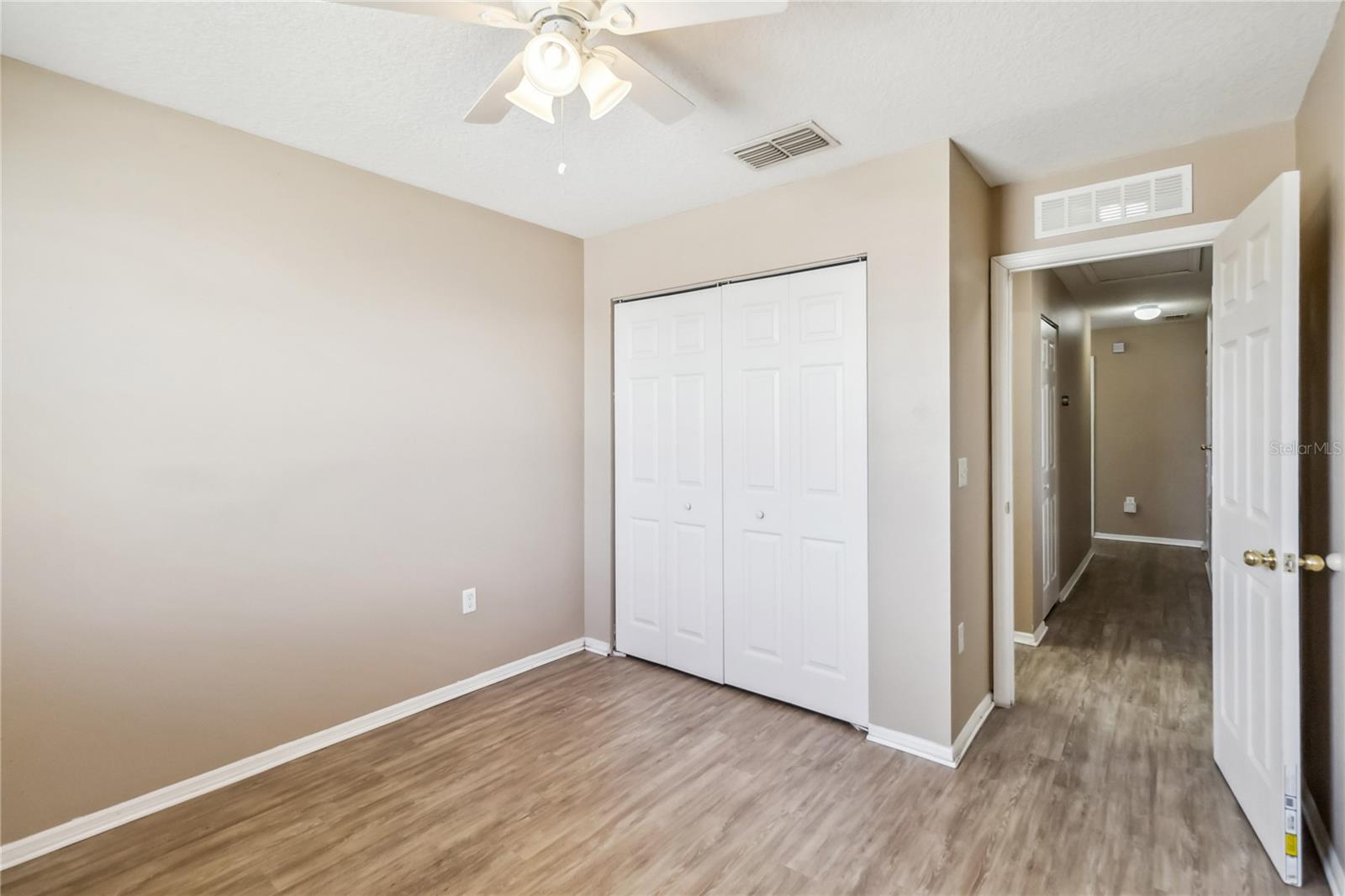 Image 14 of 30 For 1002 Chalcedony Street