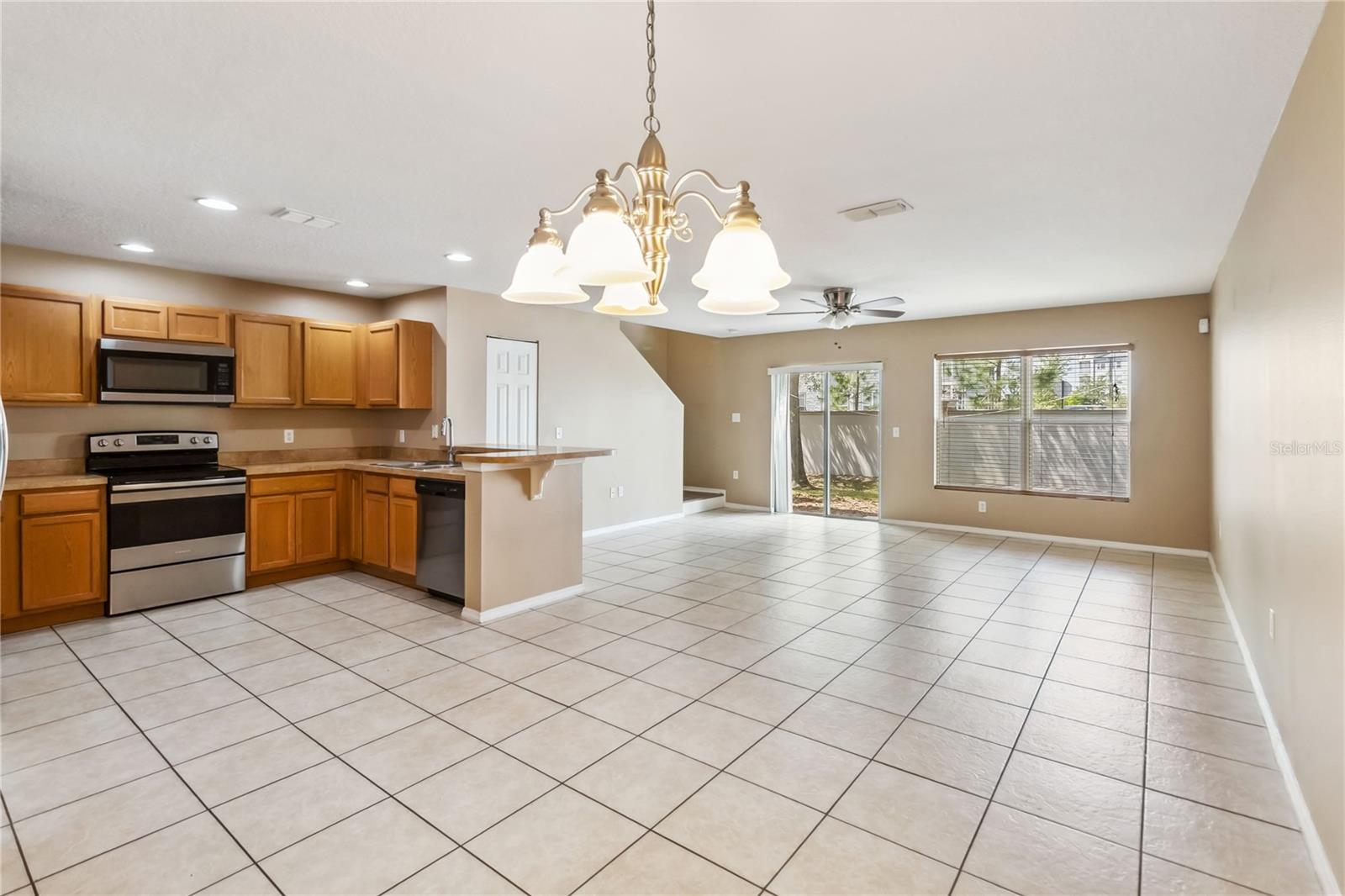 Image 8 of 30 For 1002 Chalcedony Street